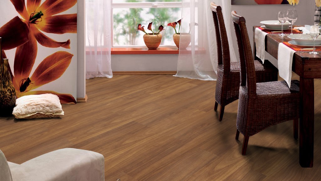 Ламинат Haro Tritty 100 Ироко 529052 фото в интерьере Ламинат Haro Tritty 100 Ироко 529052 фото в интерьере